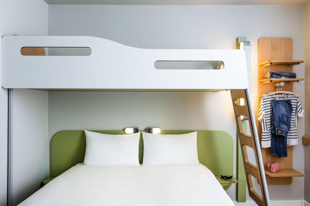 Ibis Saint Quentin En Yvelines - Velodrome Hotel Montigny-le-Bretonneux Exterior photo