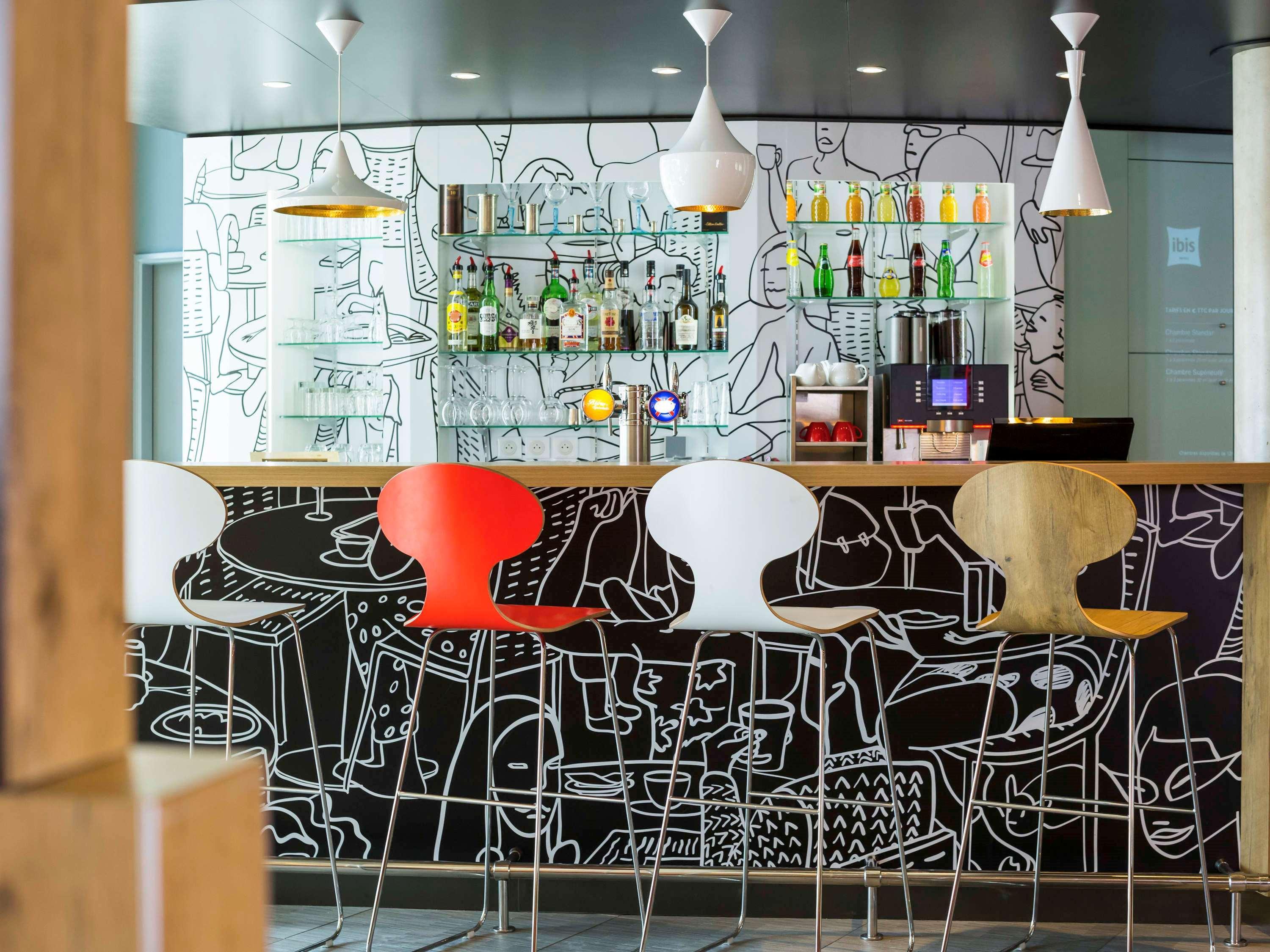 Ibis Saint Quentin En Yvelines - Velodrome Hotel Montigny-le-Bretonneux Exterior photo